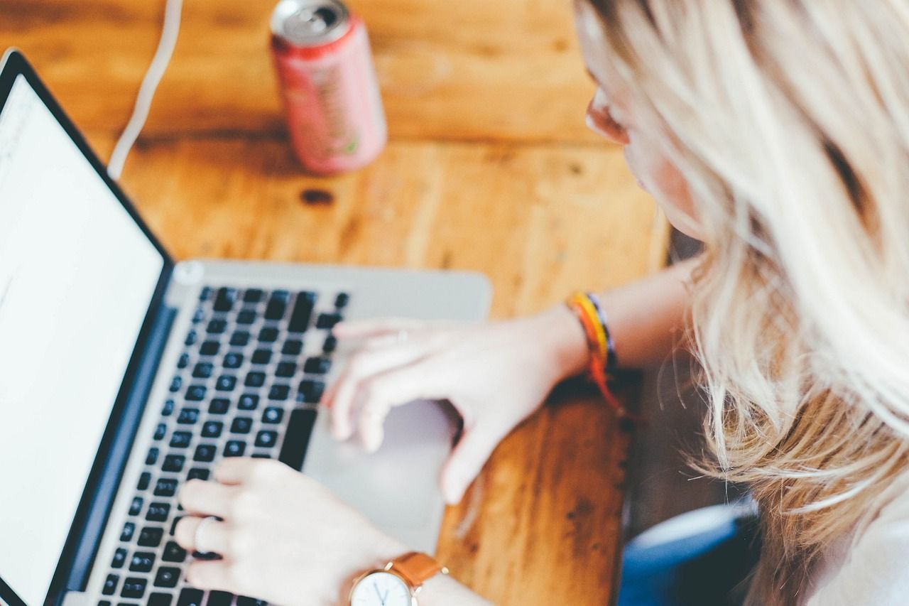 Trabajos online en Chile sin experiencia con plan de postulación y checklist