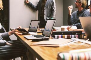 Best Payment Processors for Freelancers (2026): Fees by Country + Fast Payouts